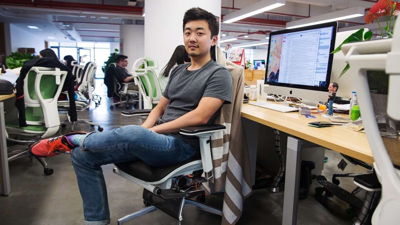 Before the launch of OnePlus 8T 5G, co-founder Carl Pei reportedly left the company 1