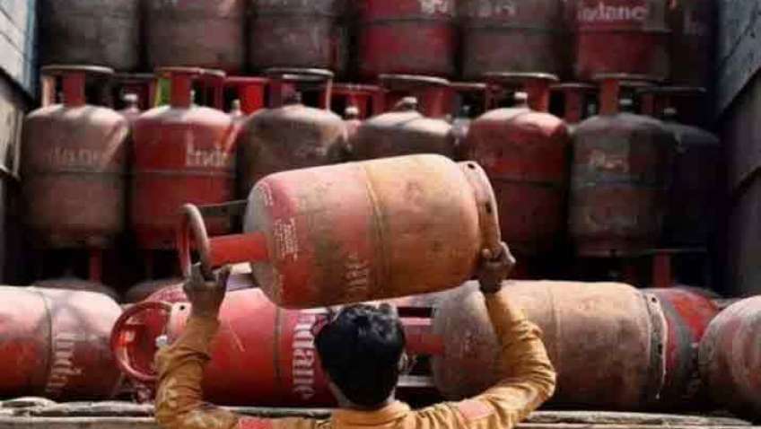 After Diwali, common people have increased trouble, gas cylinder prices have increased 7 times 1