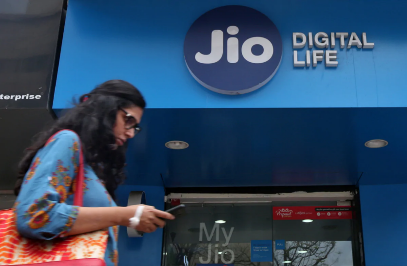 Reliance Jio buys 55% spectrum for Rs 57,123 crore 1