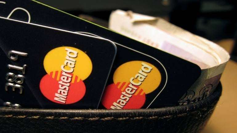 RBI's ban on Mastercard affects India, will your debit and credit cards be valid? 1