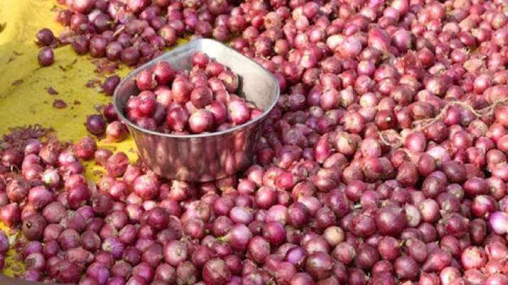 Foreign onion becomes costlier by 20 to 25 rupees when you reach your hands from the port. 1