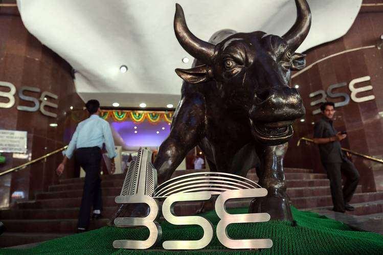 The stock market closed a day before Deepawali, Sensex closed with slight increase 1