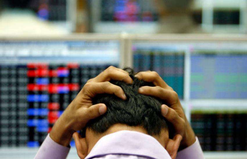 Sensex plunges 180 points due to profit booking in IT companies 1