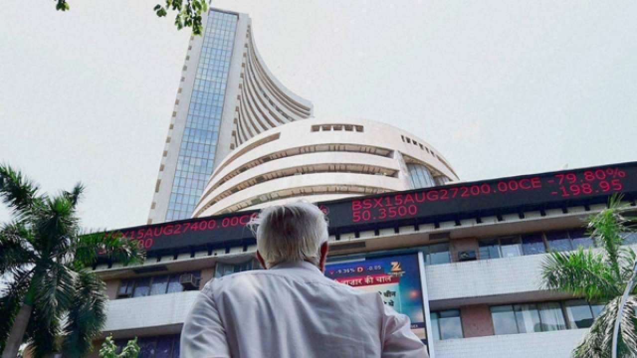 Market continues to fall, Sensex drops 260 points, Nifty stays at 15000 points 1