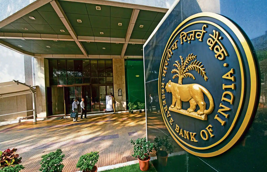 Big action of RBI: Ban on these two banks, will not be able to do business in India 1