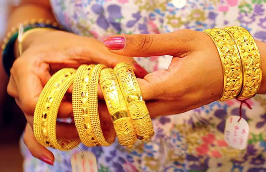 Gold and Silver Price: Gold became cheaper by Rs 2000 in 20 days, know the new price before buying 1